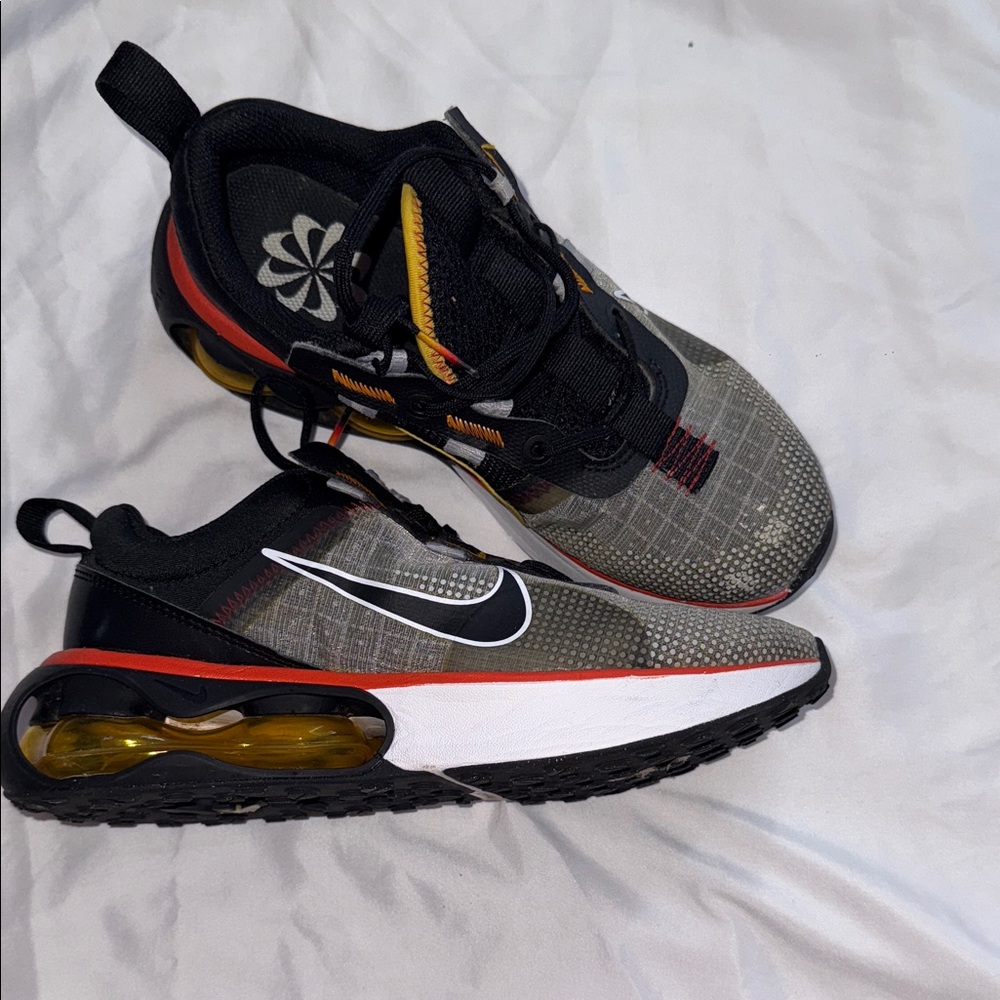 Nike Kids Black and Yellow Sneakers